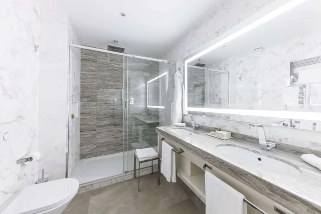 غرفة بسرير كينج، Aleph Rome Hotel Curio Collection by Hilton 4/10