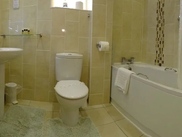 Suite, 1 King and 1 Single Beds, The Chudleigh 2/2