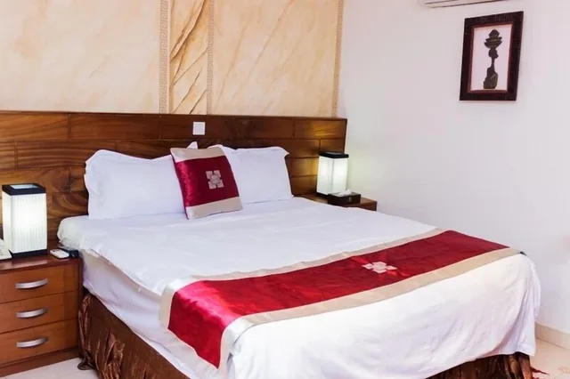 غرفة قياسية بسرير مزدوج، Airport West Hotel 5/10