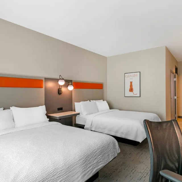 غرفة بسريرين كوين لذوي الإعاقة، Holiday Inn Express & Suites Clemson - Univ Area 1/7