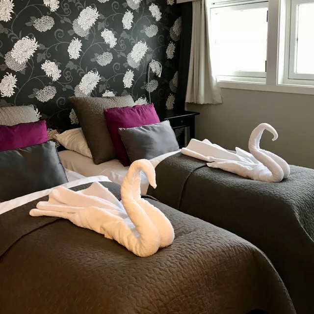 Standard, Queen Bed, Reenskaug Hotel 1/3