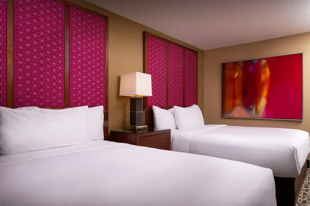 Room, 2 Queen Beds, Resort Tower، Excalibur Hotel and Casino 3/7