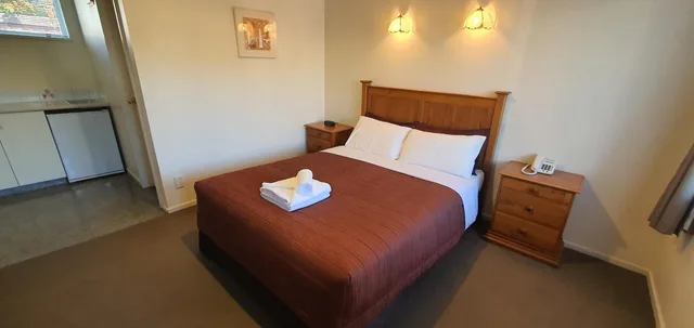 استوديو بجاكوزي، Rosewood Court Motel 4/10