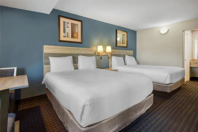 غرفة بسريرين كوين، SureStay Hotel by Best Western San Rafael 5/8