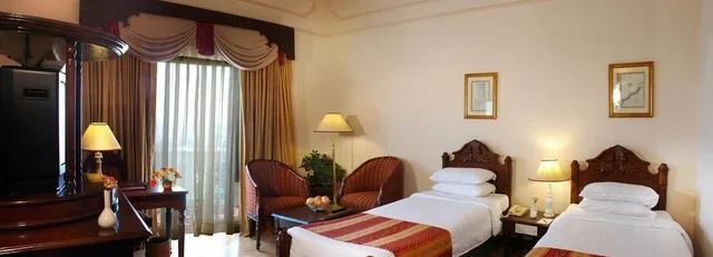 غرفة ملكية كلوب، Noor Us Sabah Palace 4/6