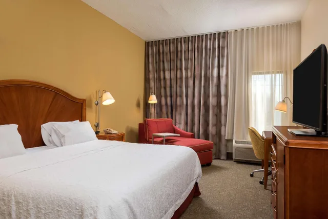 Room, Double Bed, Hampton Inn Roanoke/Hollins - I-81 1/4