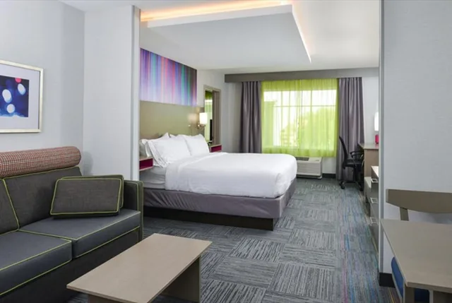 جناح بسرير كينج لذوي الإعاقة، Holiday Inn Express Suites Shippensburg 1/1