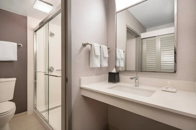 جناح بسرير كينج مع أريكة، Courtyard Los Angeles Hacienda Heights Orange County 8/8