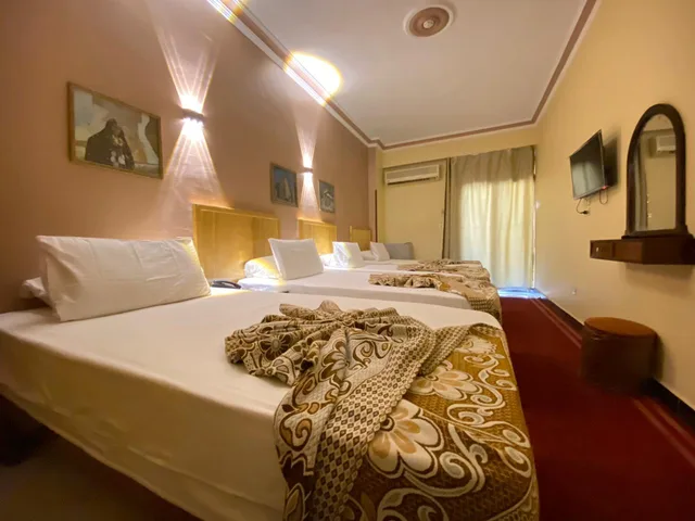 غرفة عائلية رباعية، Shady Hotel 2/2
