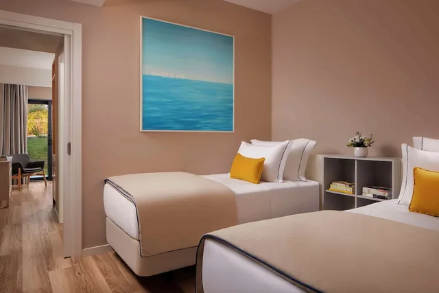 غرفة بريميوم عائلية بسريرين مزدوجين بغرفتي نوم مع أريكة، Tivoli Alvor Algarve - All Inclusive Resort 3/7