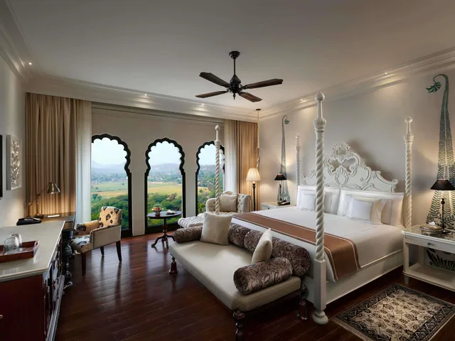 غرفة بسريرين منفصلين بإطلالة، Fairmont Jaipur 1/3