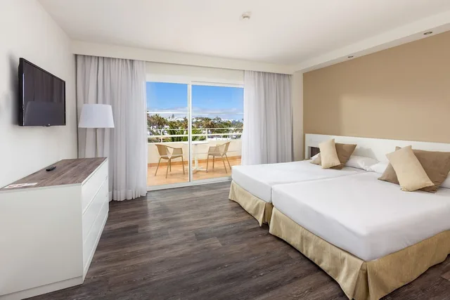 Family, Twin Beds, Sofa, Sol Lanzarote 4/10
