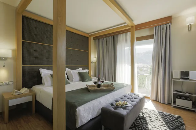 جناح تنفيذي بسرير كينج مع أريكة، La Piscine Art Hotel, Philian Hotels and Resorts - Adults Only 1/2