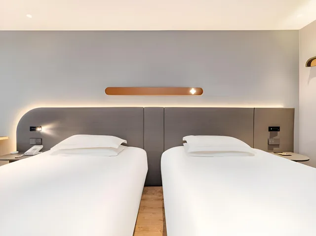 Deluxe, Twin Beds, Jinjiang Inn (Qingdao Chongqing South Road Metro) 3/3