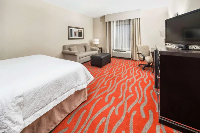 Studio, Hampton Inn And Suites Tulsa Catoosa 1/3