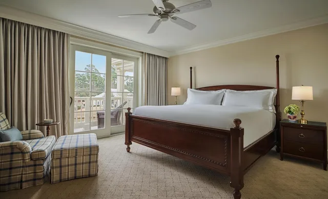 1 Bedroom, Suite, King Bed, Forest View, Sofa، Montage Palmetto Bluff 1/7