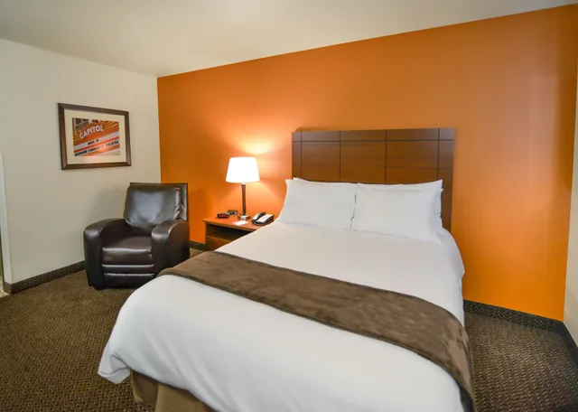 غرفة بسرير كوين لذوي الإعاقة، My Place Hotel North Las Vegas 1/4