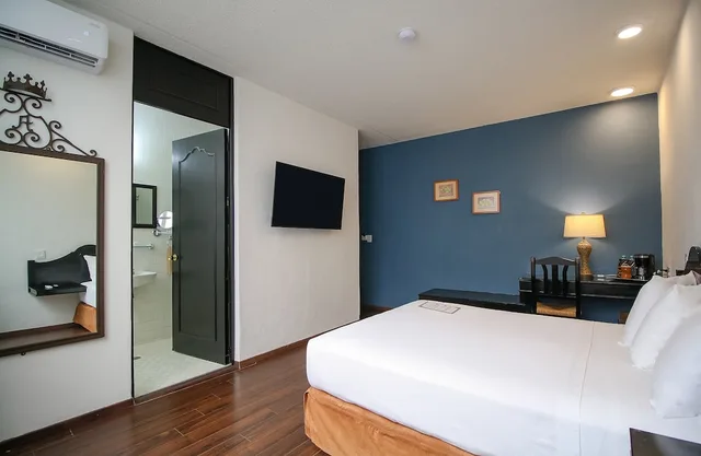 غرفة قياسية بسرير كوين، Hotel Casino Morelia 1/10