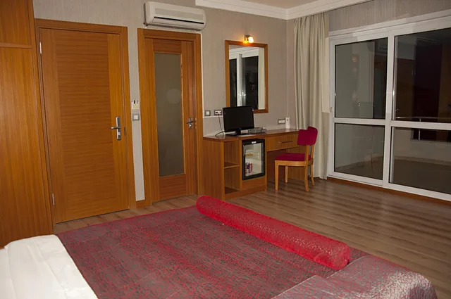 Room, Double Bed, Island Hotel 3/7