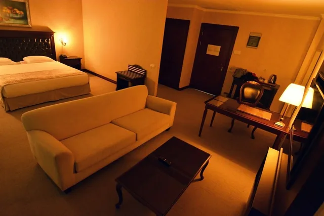 غرفة ديلوكس بسرير مزدوج وسريرين منفصلين، Hotel Monec 6/10