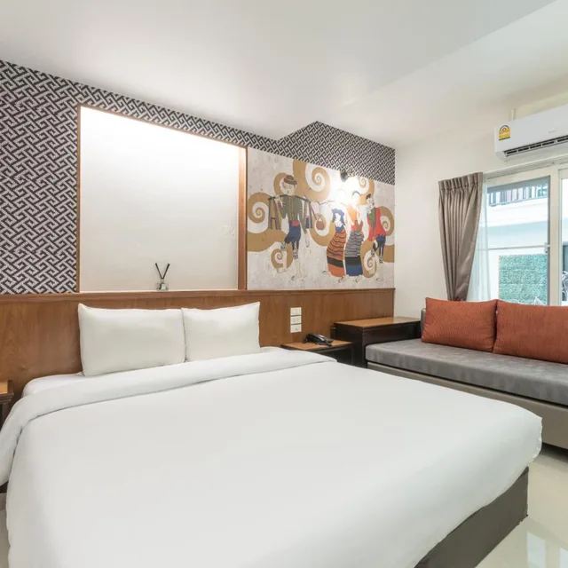 Superior, King Bed, COZYTEL CHIANGMAI 2/8