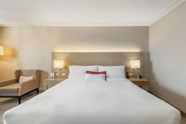 غرفة كلاسيكية بسرير كينج بشرفة مع دخول صالة النادي للمدخنين لذوي الإعاقة، Intercontinental Sao Paulo 5/10