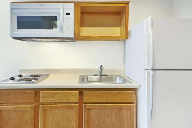 غرفة بسرير مزدوج لذوي الإعاقة، WoodSpring Suites St. Louis St. Charles 4/4