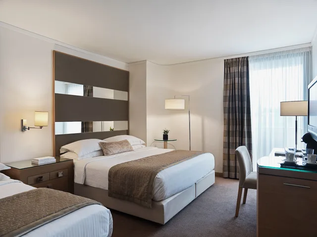 غرفة سوبيريور ثلاثية بسرير مزدوج وسرير فردي بإطلالة على المسبح، Galaxy Hotel Iraklio 4/5