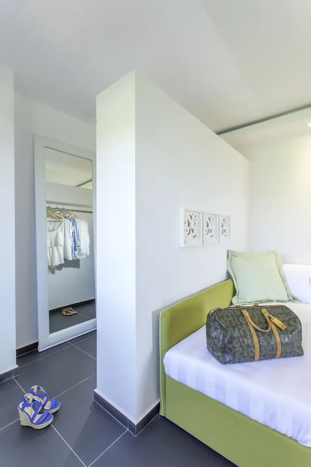 إقامة بسرير كوين بغرفتي نوم مع أريكة بمسبح خاص، Avaton Luxury Beach Resort - Relais and Chateaux 3/5