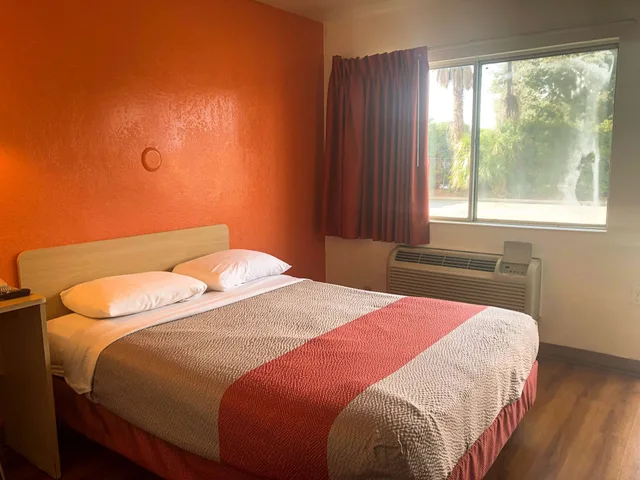 غرفة ديلوكس بسرير مزدوج، Motel6 Jacksonville, FL - Orange Park 2/10