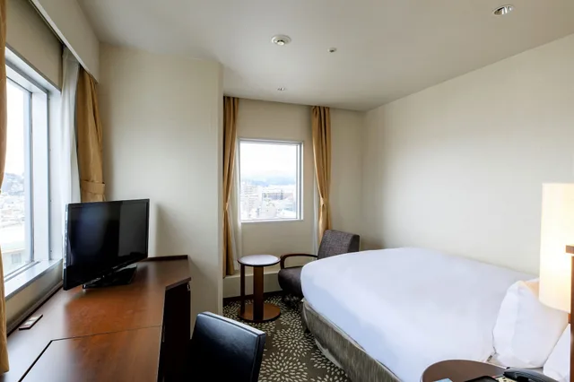 Standard, Double Bed, Holiday Inn ANA Kanazawa Sky 6/8