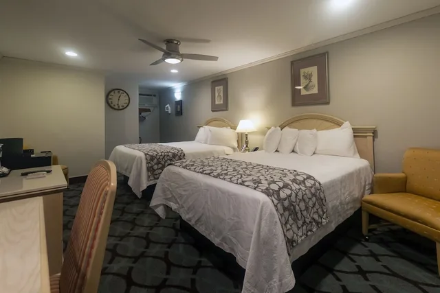 غرفة تقليدية بسريرين مزدوجين، Atrium Inn 3/4
