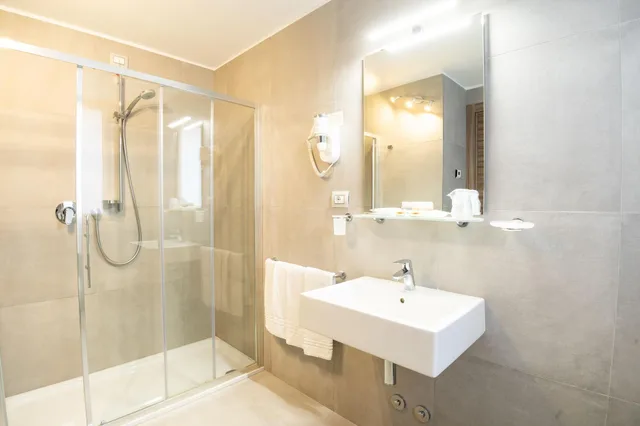 جناح عائلي، Hotel Centrale 3/3