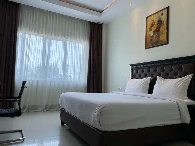 Deluxe, Kirei Hotel Bantaeng 2/4
