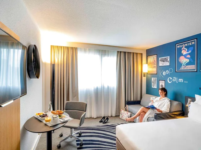 غرفة كلاسيكية بسرير مزدوج مع أريكة، NOVOTEL BEAUNE 6/10