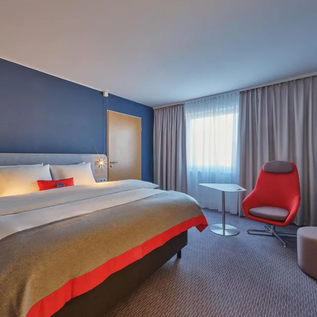 Standard, King Bed, Queen Bed, Accessible, Holiday Inn Express Dusseldorf - City North 2/4