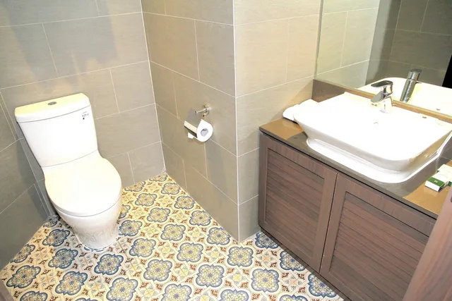 جناح بسرير كوين، Largos Hotel 3/4