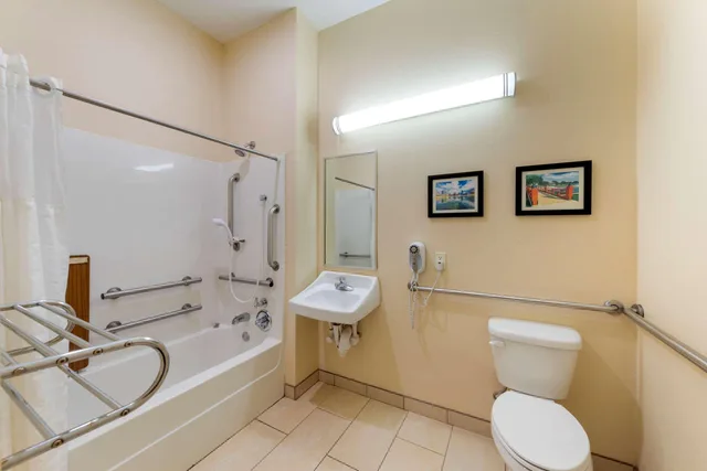 غرفة بسرير مزدوج، Comfort Inn Huntsville Research Park, AL 4/4