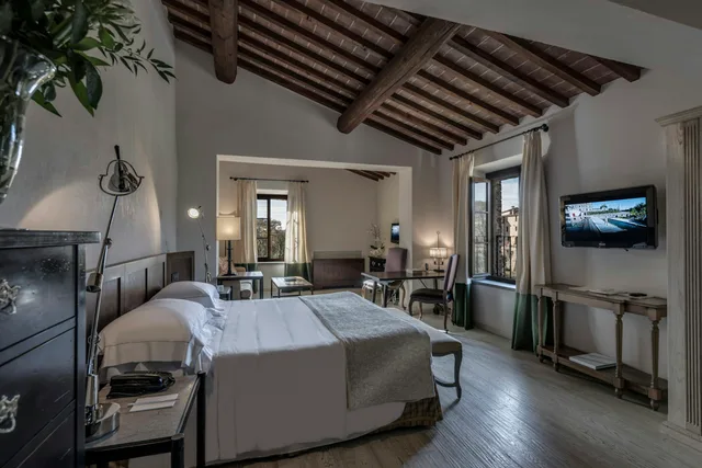 جناح جونيور، Castel Monastero 1/3