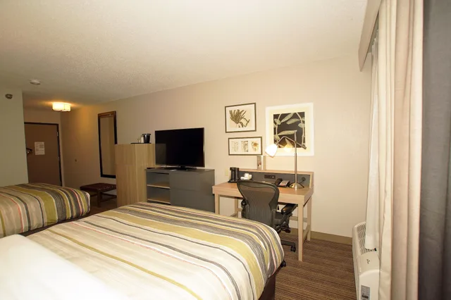 Room, 2 Queen Beds, Accessible, Country Inn & Suites by Radisson Greenfield IN 4/9