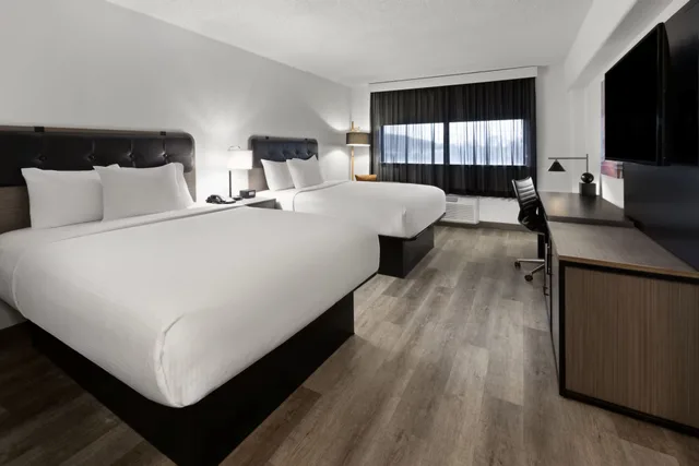 غرفة قياسية بسريرين كوين، La Quinta Inn & Suites Washington DC-Capital/NoMA 1/6
