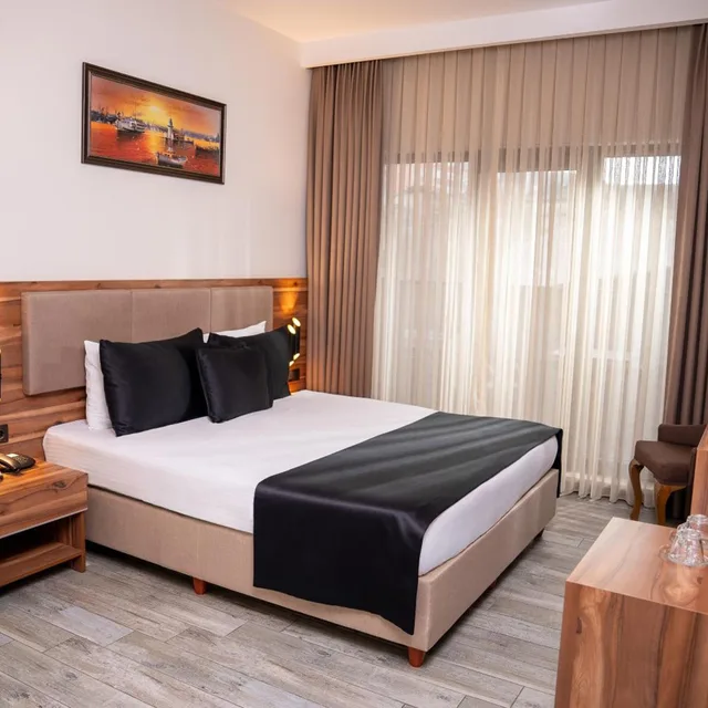 Room, King Bed, Balcony, Mari Suites Hotel 1/7