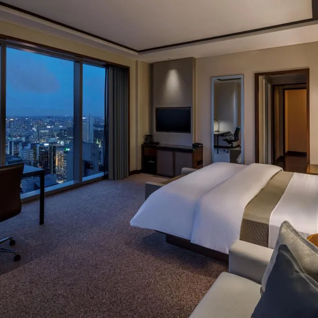 غرفة غراند بريميير كبيرة بسرير كينج، The Westin Singapore 2/7