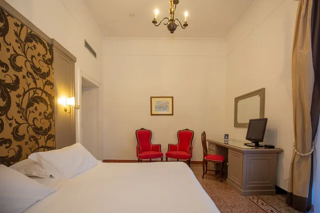غرفة كلاسيكية بسريرين منفصلين بإطلالة على المدينة، Grand Hotel Europa Palace 1/10