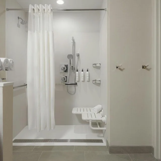 غرفة قياسية بسرير كينج، Fairfield By Marriott Inn & Suites Cincinnati Oakley 5/5
