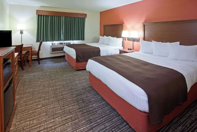 غرفة بسريرين كوين لذوي الإعاقة، AmericInn by Wyndham Alexandria 2/3