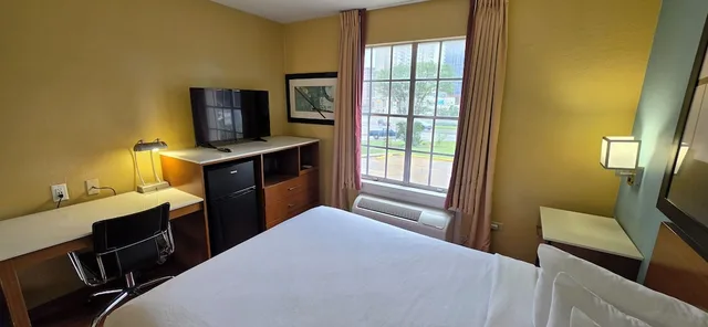 غرفة قياسية بسرير كوين، Super 8 By Wyndham Austin Downtown/Capitol Area 3/6