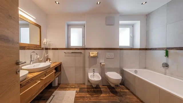 جناح سوبيريور بسرير كوين بغرفة نوم واحدة مع أريكة، Hotel Interski 5/5