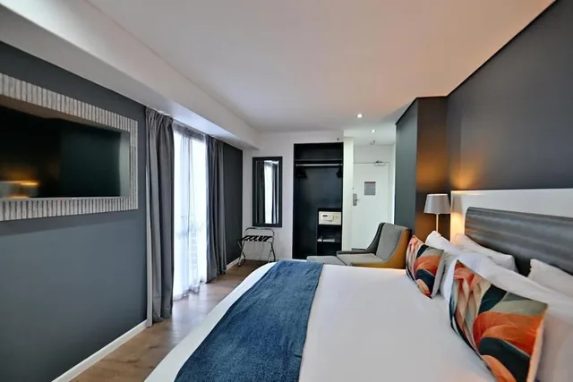 غرفة ديلوكس بسرير كينج بإطلالة على الجبل، Fountains Hotel 6/10