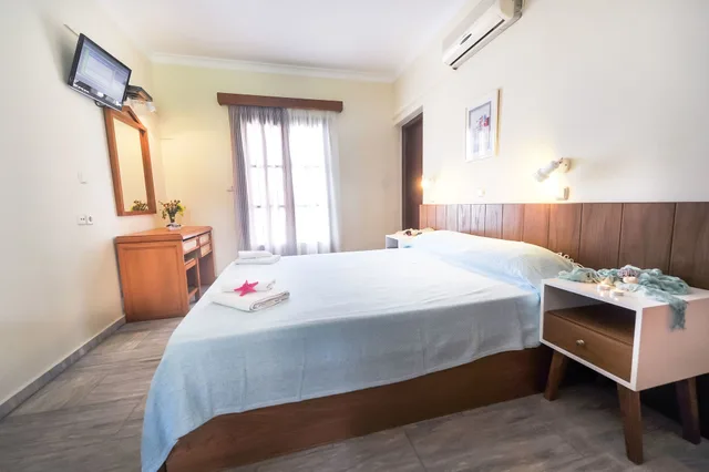 استوديو عائلي بسرير مزدوج وسريرين منفصلين، H Hotel Kalypso 4/6